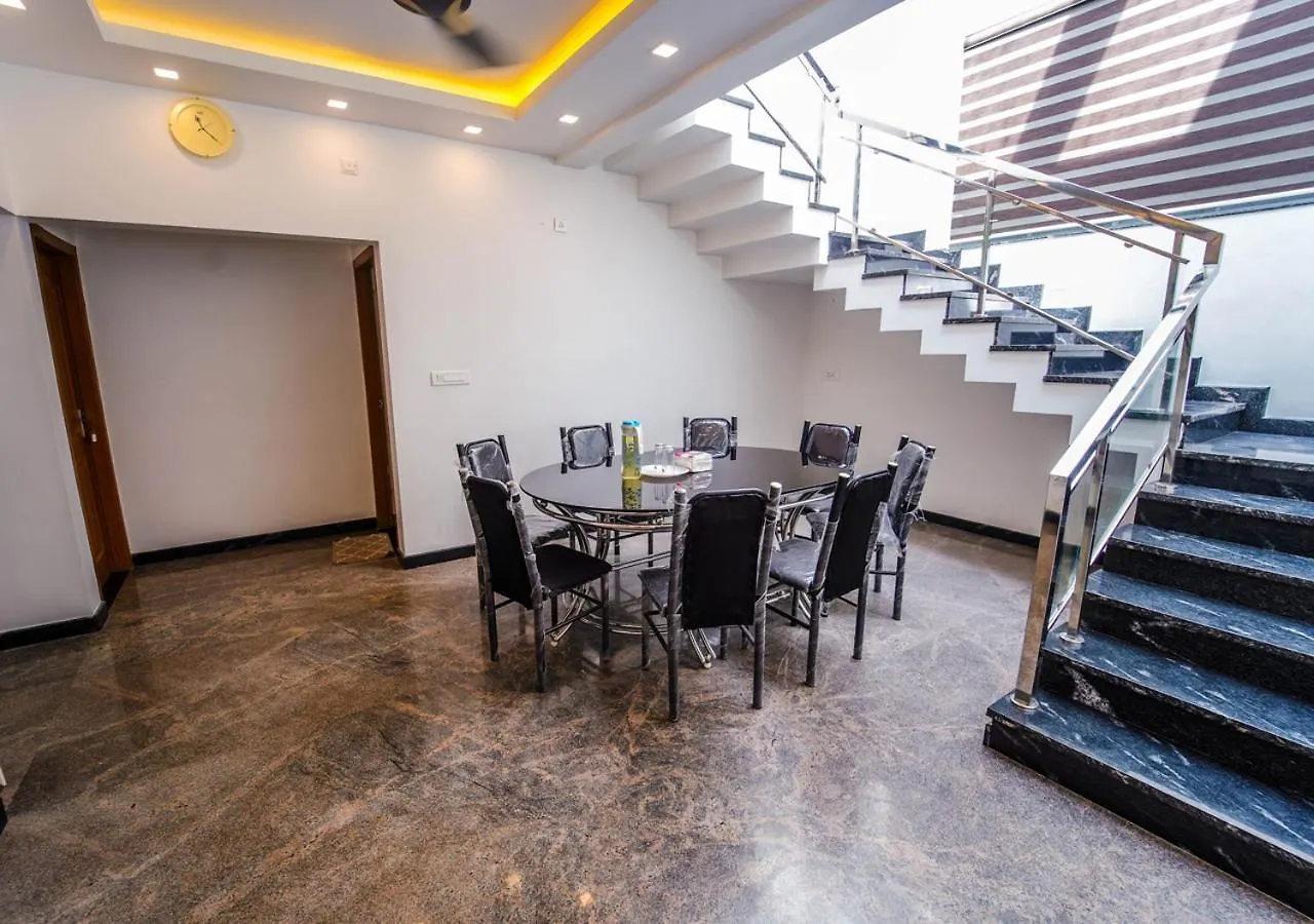 Cool Nest 5 Bedroom Pool Villa Munnar By Voye Homes Alojamento de Acomodação e Pequeno-almoço